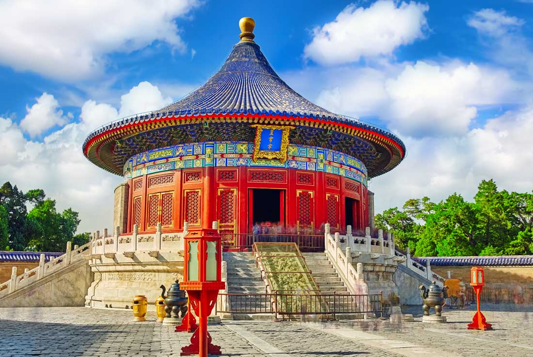 China isn’t just home to the world’s oldest civilization, with a rich cultural heritage (and delicious food). It’s also a great location for new and experienced teachers alike looking to teach English abroad.#workinchina #teacher #esl #china #TEFL #TESL #TESOL #TKT #CELTA