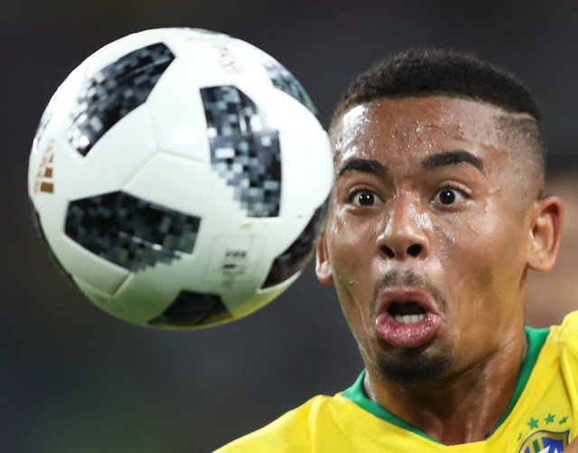 CAP_falando's tweet photo. Na vida eu sou o Gabriel Jesus e a bola é o simulado https://t.co/g9oNMVLOJ9