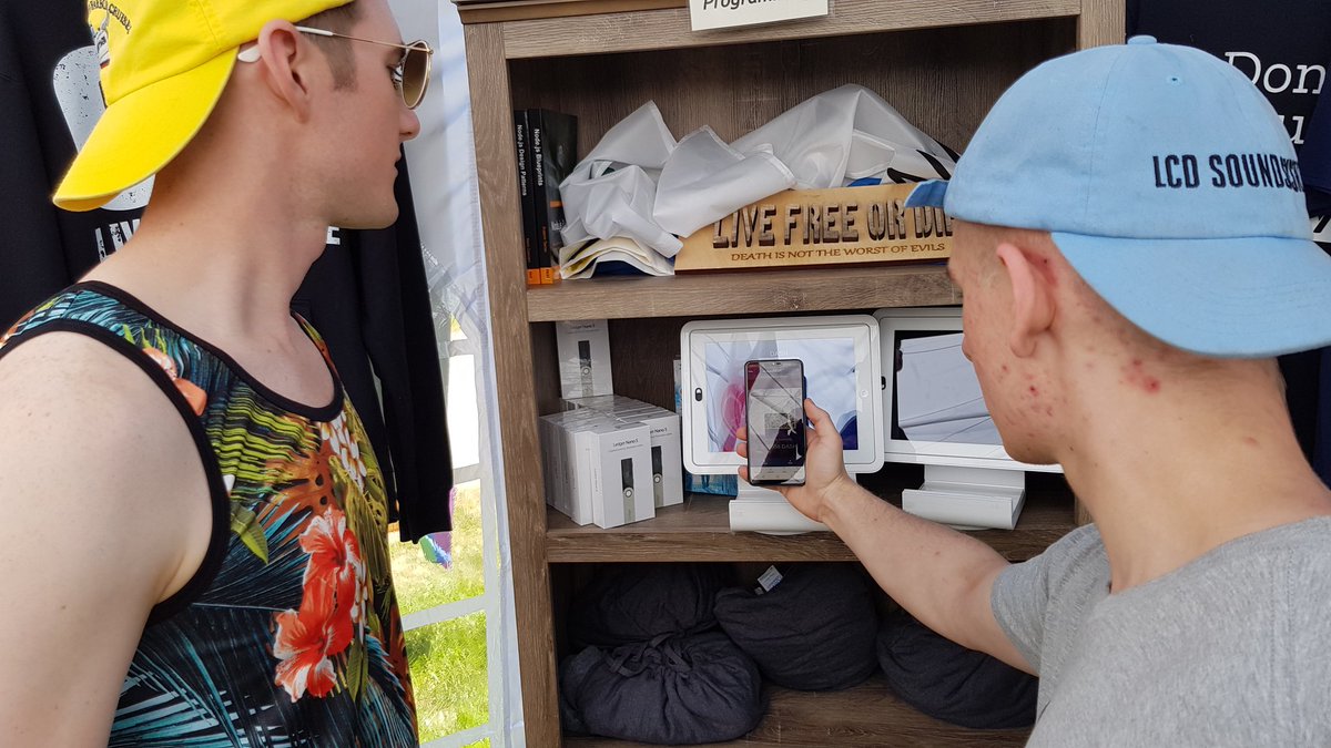 MarkMoneyMason's tweet photo. I'm on my way to airport to fly back home but America ๐บ๐ธ you've been DASHtastic. Special thanks @TheDesertLynx for being a great host. Seeing all the @Dashpay accepting merchants @PorcFest @FreeStateNH makes me very optimistic for the future of #Dash. #NewHampshire is awesome! https://t.co/UvpX4M6IiN