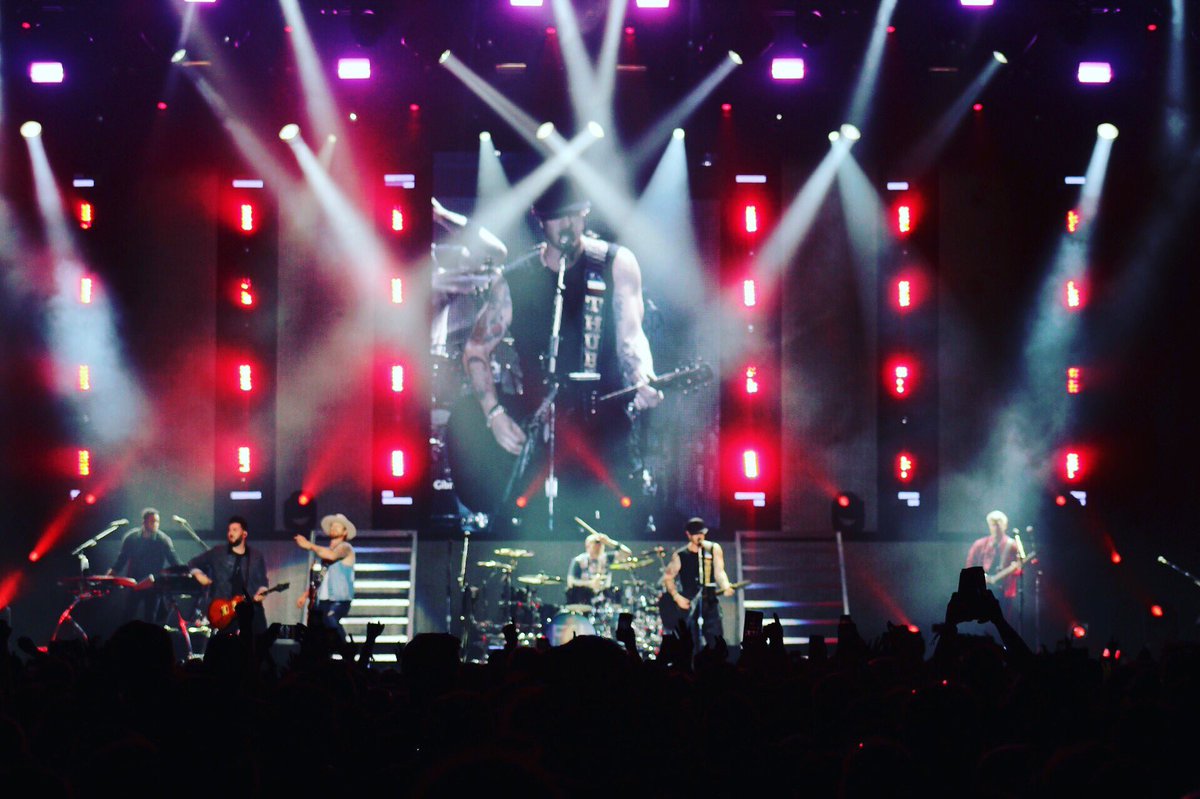 UnRated Chicago tweet media