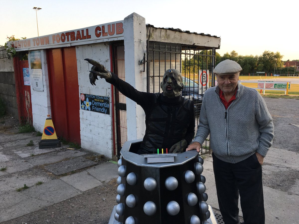 Quiz Night tweet media