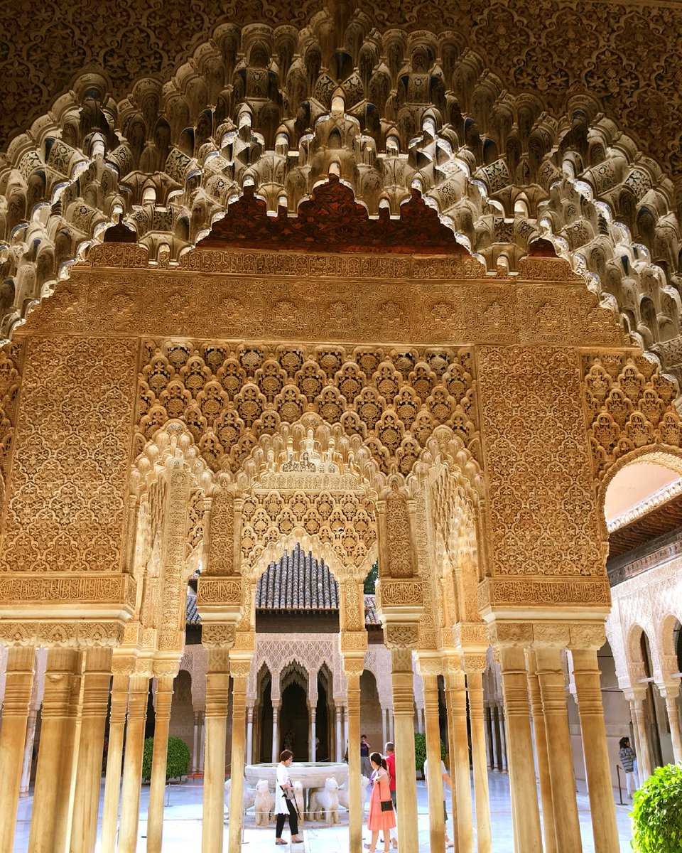 ট ইট র 劇ダンサーレコード 広野智章 アルハンブラ宮殿なう スペインはイスラム教徒に占領されていた時代があったので イスラム文化が今でも多く残ってますね アルハンブラ宮殿はその代表的な所で まさに 歌劇 月夜の アラビア アラベスクの回廊 って