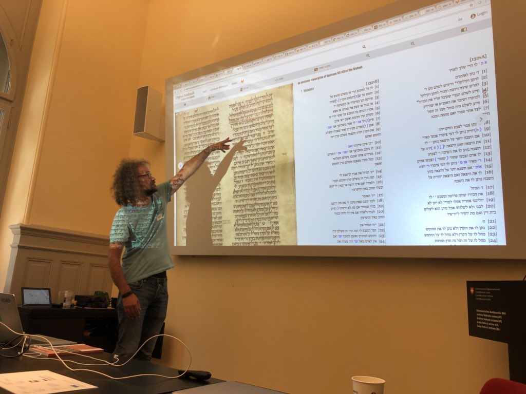 joewiz's tweet image. The “yad” of @wolfgangm points at the facsimile-transcription view of the Digital Mishnah, an example of a project using TEI Publisher to power a TEI XML digital edition at today’s workshop with @Dodis #textencoding