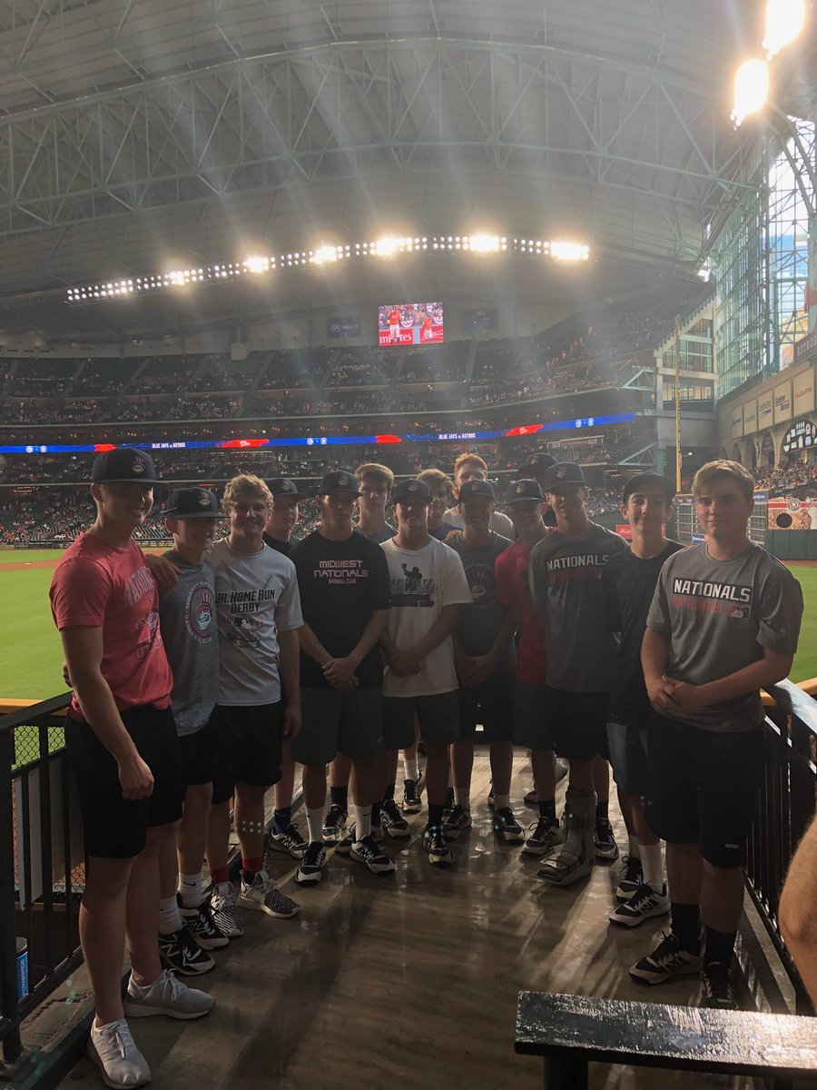 midwestnats's tweet photo. Nats 15s in Houston watching @midwestnats alumni @kidkeuchy on the mound for the @astros https://t.co/bFAbEjN7b6