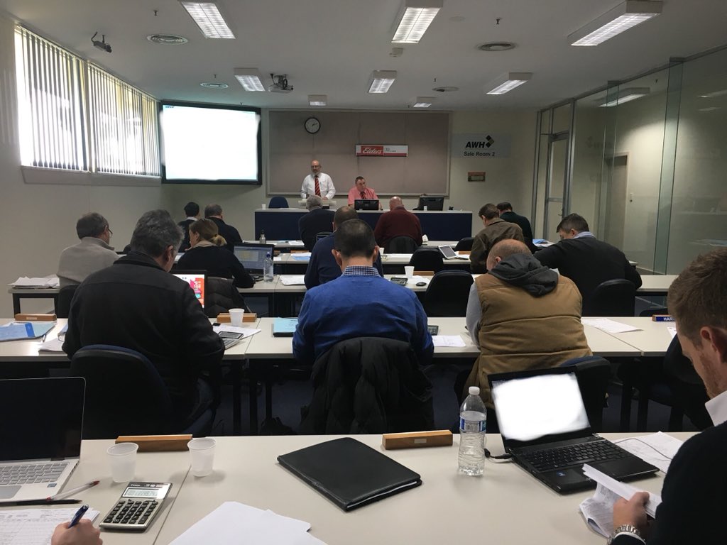 Out of the paddock and into the wool auctions <a href="/EldersLimited/">Elders</a> #AWH #gradagronomist 🐑 <a href="/LAKeenan8/">Lauren</a>