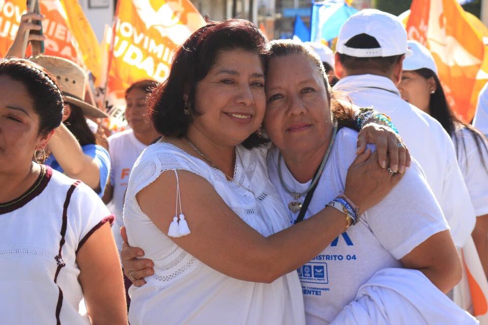 Ma_DeFatima's tweet photo. Desde mi cierre de campaña realizado en #Tlacolula les reitero a mi gente que no les voy a fallar; como Diputada Federal regresaré a las comunidades para trabajar juntos y ser su voz de manera responsable en el Congreso de la Unión. https://t.co/tvvBYCmL62