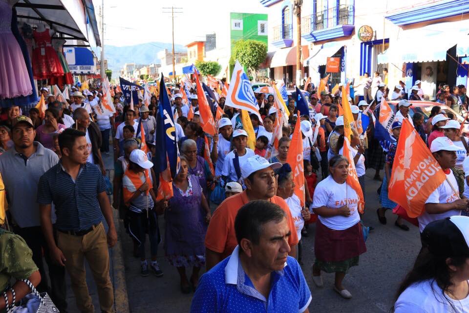 Ma_DeFatima's tweet photo. Desde mi cierre de campaña realizado en #Tlacolula les reitero a mi gente que no les voy a fallar; como Diputada Federal regresaré a las comunidades para trabajar juntos y ser su voz de manera responsable en el Congreso de la Unión. https://t.co/tvvBYCmL62