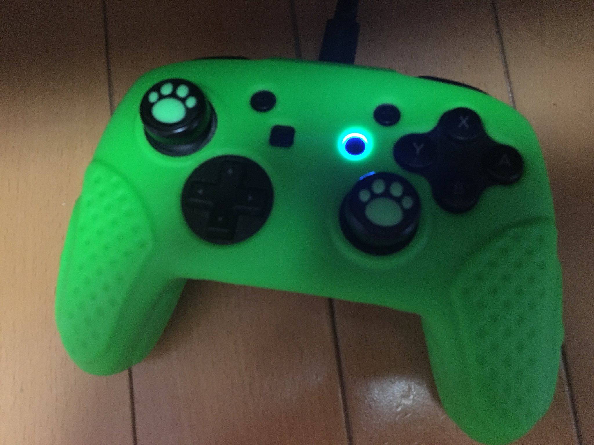 Imsさん 鳥取 On Twitter Pc充電するとsteamと同期する的な話聞いたんだけど 先週それやってからドック充電中に時々ホームボタン が青く光ってボタン操作もジャイロも効かなくなる ホームボタンを押すと元に戻る これのせいで充電しながらまともにプレイできないんです