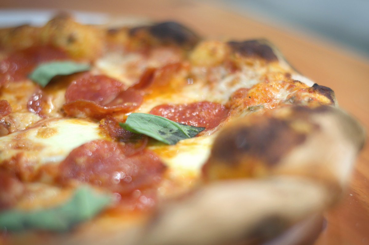 For this week's #NewBlogPost, we brought our newest writer Ivonne Ramirez out to Shirley, BC for the best damn pizza we've had in a long time at #StokedWoodFiredPizzeria. Click the link below for Ivonne's write-up on this incredible new destination!

Link: thestarvingsailor.ca/voyages-stoked…