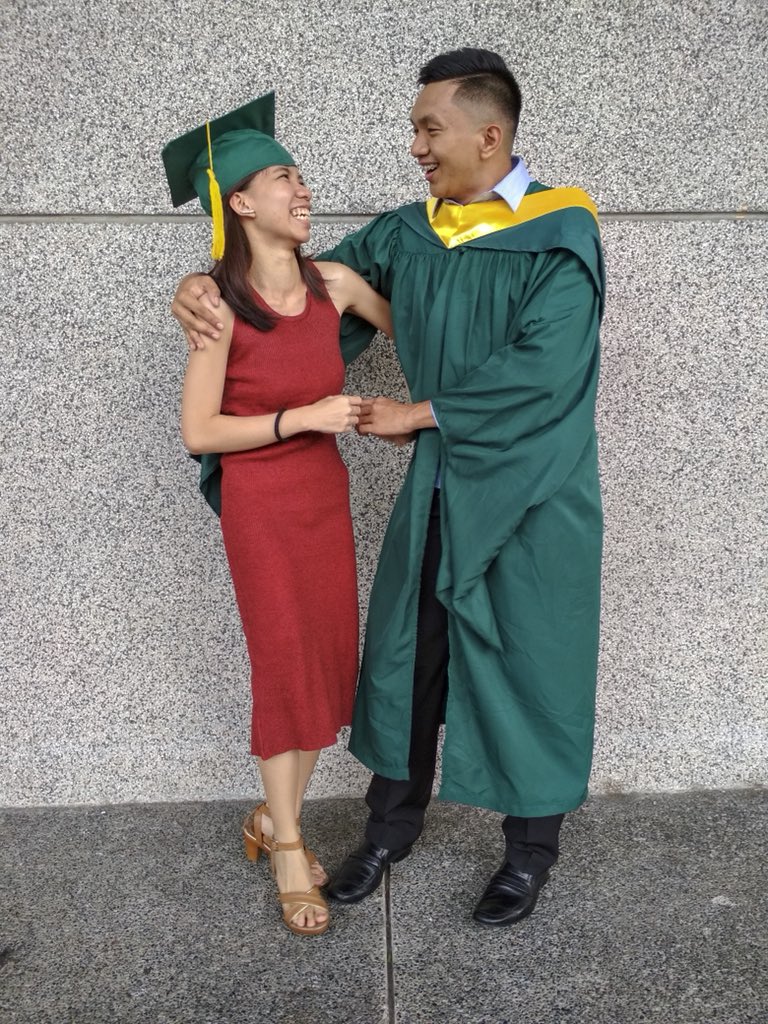 MonsterMiks's tweet photo. Shoutout to my girl na may exam pa ng 9am at nagcommute from Diliman to PICC!!!! Just to see me in toga ahhhh love wins ((kahit kupal si tadhana pinag exam pa sya on my grad day hays)) love wins charot https://t.co/AP0IM3irpH