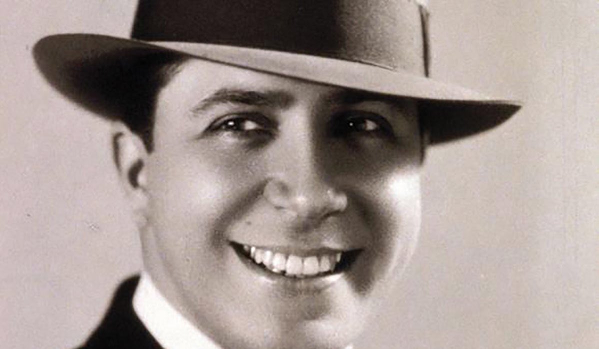 suatencion's tweet photo. CONSPIRANOIA🕵️‍♀️ ¿Carlos Gardel fue un maestro masón? 

Hablamos con Antonio Las Heras, Parapsicologo y especialista en masonería 👇🏽

https://t.co/mLUXHv1t64 https://t.co/rpotsQIveg