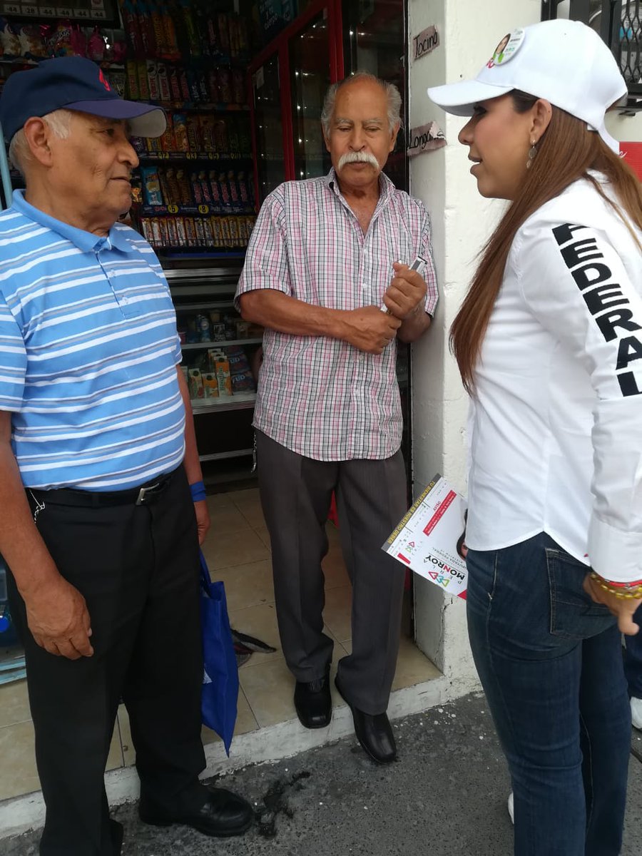 perlamonroy01's tweet photo. Hoy recorrí las calles de #SanLucasPatoní presentando mi proyecto.
 Este fue mi último recorrido de la campaña y el inicio de un nuevo ciclo. Gracias por todo su apoyo y compañía durante estos días. Este 1de julio #VamosAGanar #JuntosEsPosible #SiEsMonroySiCumple https://t.co/jKVaCuedmO