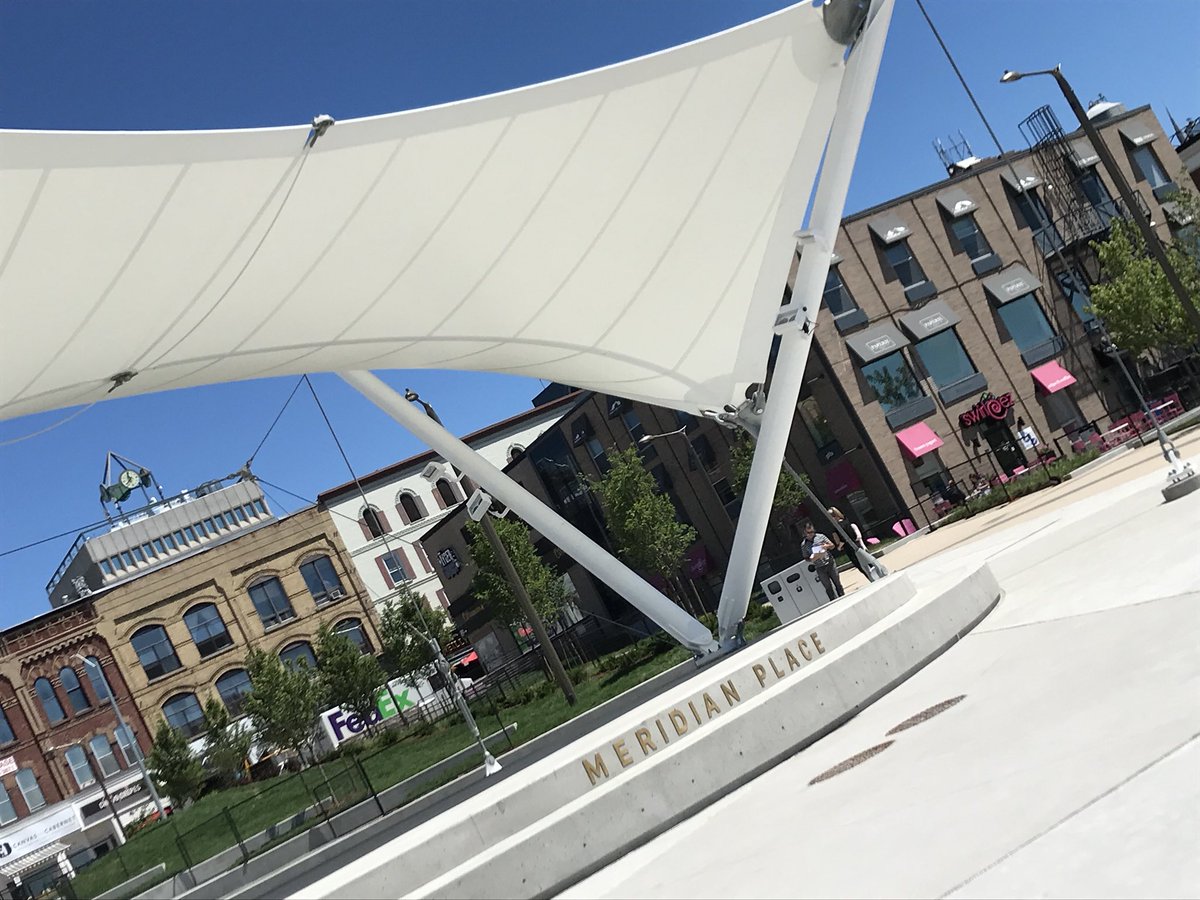 StephanieVeeck's tweet photo. Exciting times in @DowntownBarrie with the Grand opening of #meridianplace and #memorialsquare this Friday, June 29(5:00pm) @MeridianCU teams will be on site celebrating. Join us!  #giveaways #supportlocal #greatthingshavearrived @MarkOstland @ecker_james @WStayzer https://t.co/Qflzo0rjAl