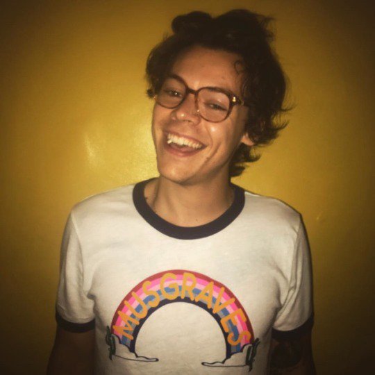 WhyLarryIsReal tweet picture