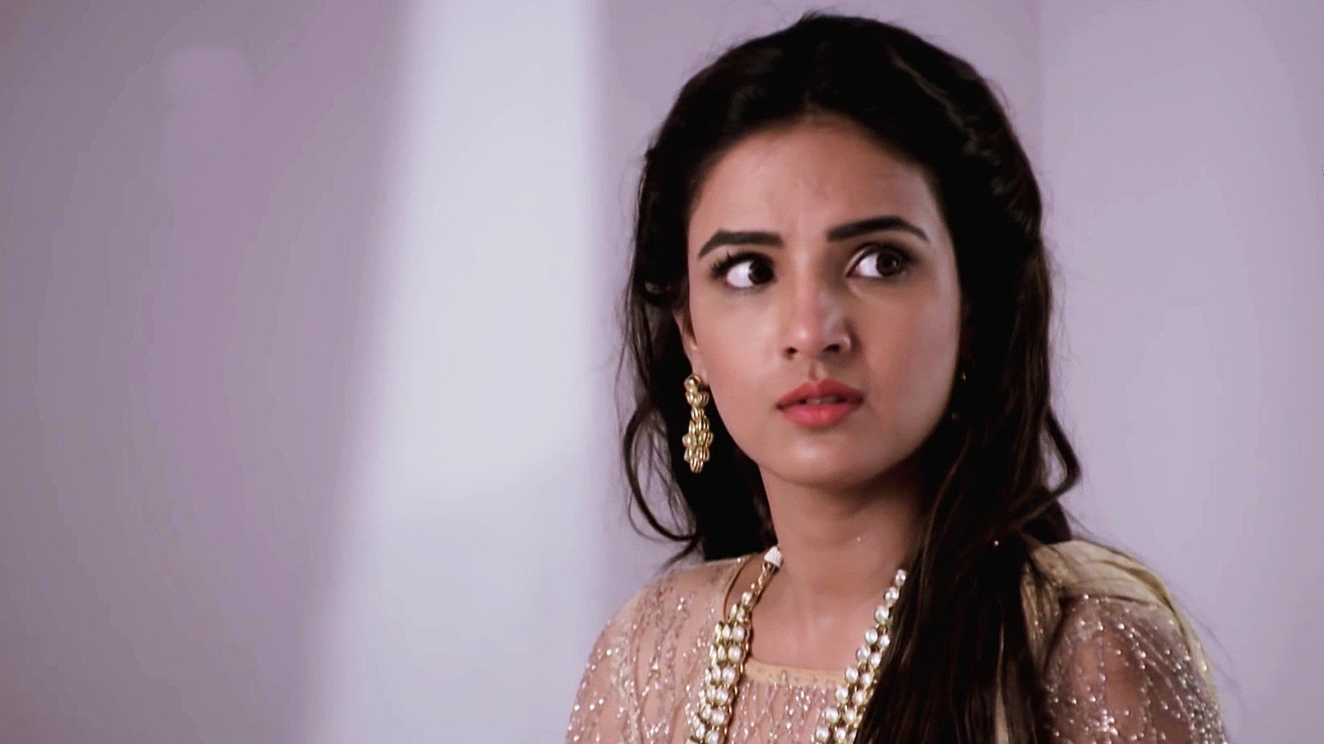 Happy Birthday to Jasmin Bhasin    About:  