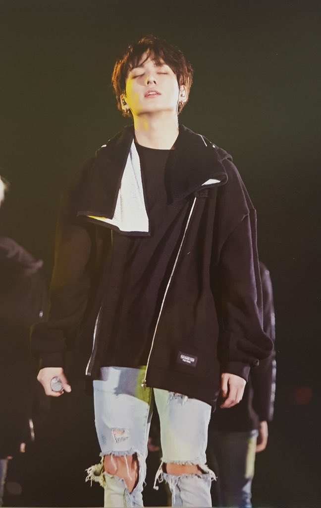 kookpiics's tweet image. [SCAN]

BTS MEMORIES 2017

#jungkook #전정국 #정국 #방탄소년단 @BTS_twt 

cr. dan_5_o