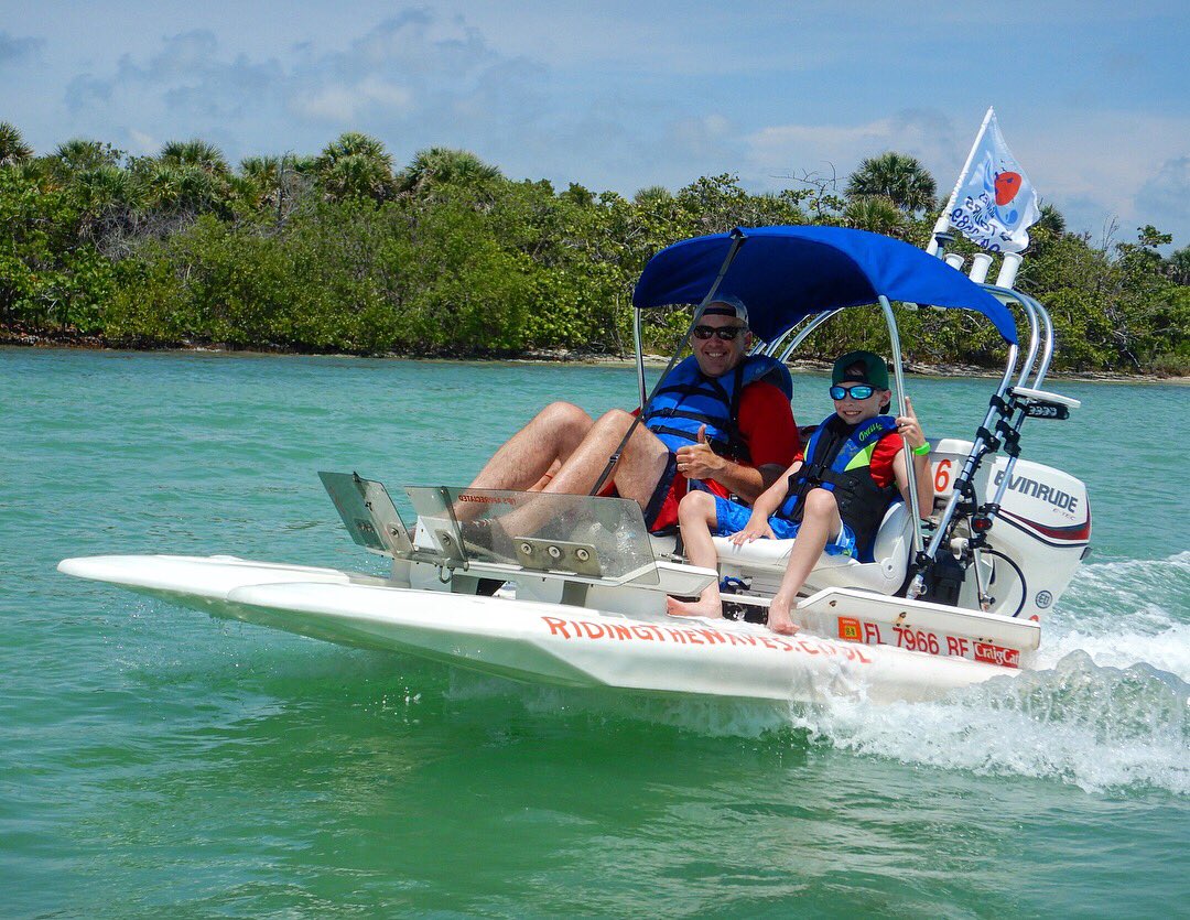 lemonbay_waves's tweet photo. When spending a day out on the water we always recommend our guests wear sunglasses. Protect your eyes from the Sun & Salt Spray and wear your shades!! πβοΈπ¦ #nationalsunglassesday #tourandexplore #SWFL https://t.co/WTfmtrF6W8