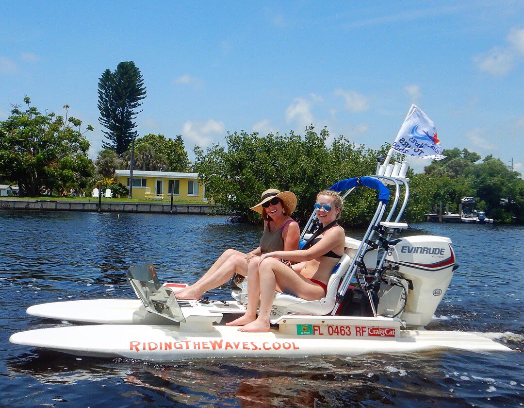 lemonbay_waves's tweet photo. When spending a day out on the water we always recommend our guests wear sunglasses. Protect your eyes from the Sun & Salt Spray and wear your shades!! πβοΈπ¦ #nationalsunglassesday #tourandexplore #SWFL https://t.co/WTfmtrF6W8