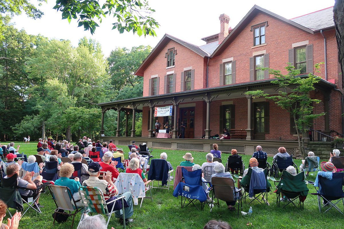 rbhayespres's tweet photo. The Grand Royale Ükulelists of the Black Swamp played our Verandah Concert tonight. Thanks to our sponsor, Fremont Federal Credit Union! Additional funding by Mosser Construction. Thanks to all who came!
#rbhayespres #ukulelists #ukuleli https://t.co/H3lvuf9pka