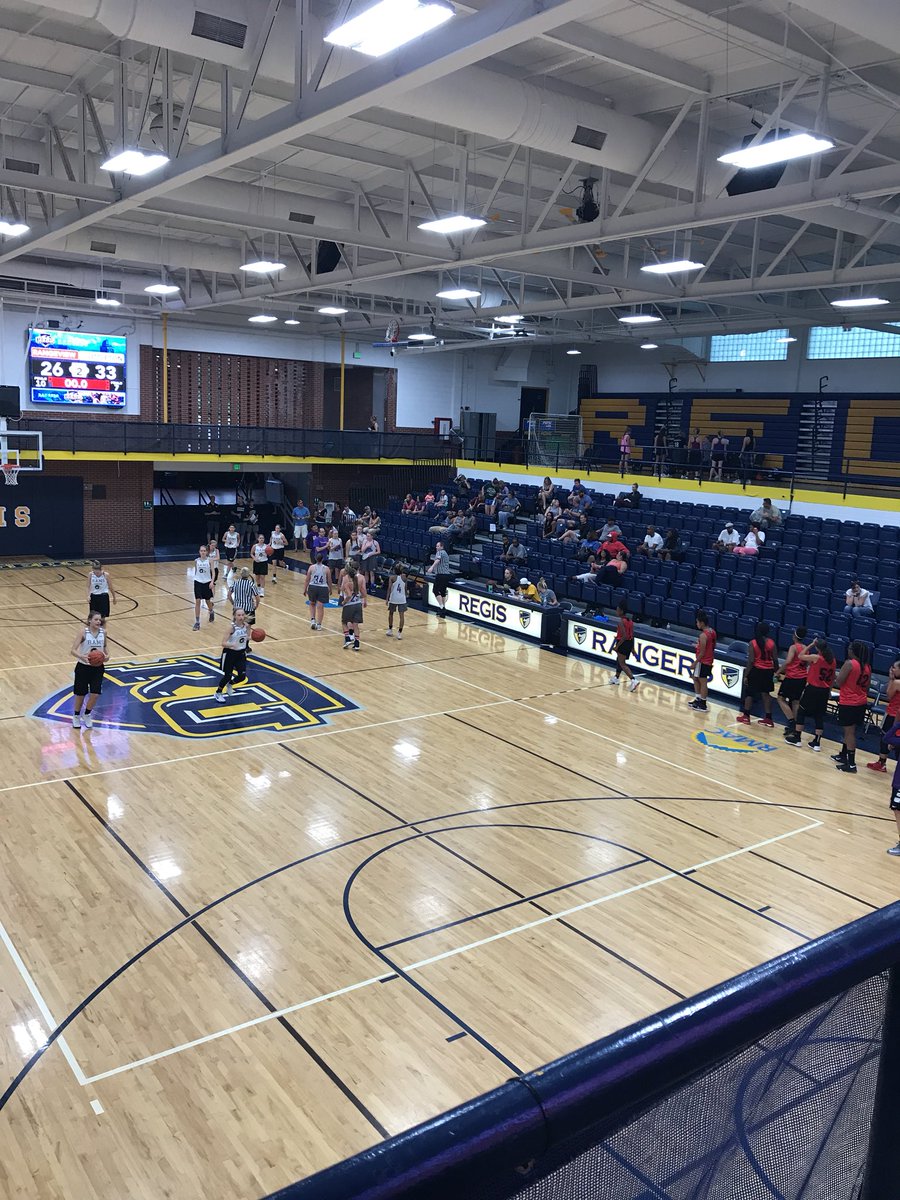 RegisWBBCamps's tweet photo. 5p Regis 
Littleton 33
Rangeview 26 https://t.co/C0uJnsfnxY