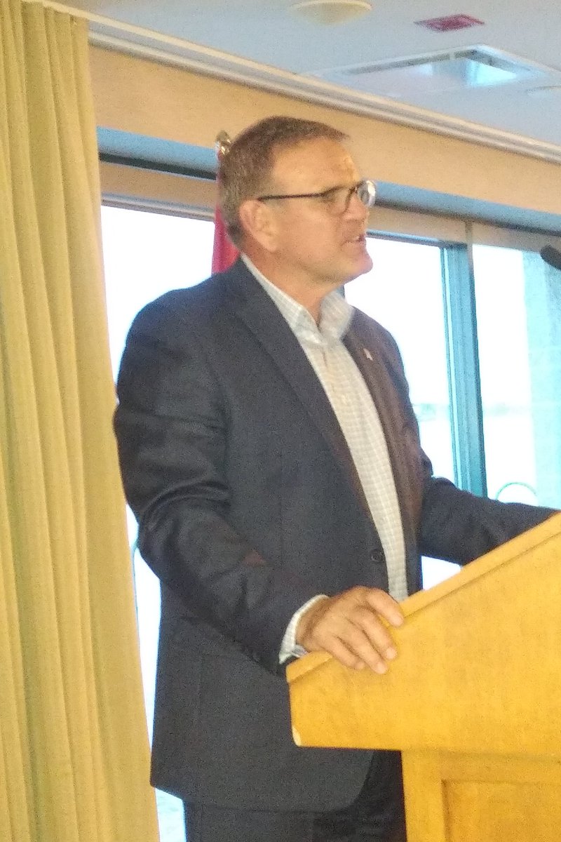 MHacault's tweet photo. @GlenSafetyGeek recognition @real_isash  banquet @planfarmsafety #FarmSafety #ISASH2018 https://t.co/I5mNs02siW