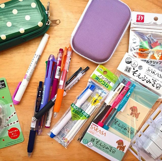 I shake like a poodle looking at a hotdog when I get near <a href="/kinokuniyausa/">Kinokuniya USA</a>. The only surprising thing is that this was all I bought.  #pens #stationaryaddict #icanquitanytimeiwant ift.tt/2KfonK3