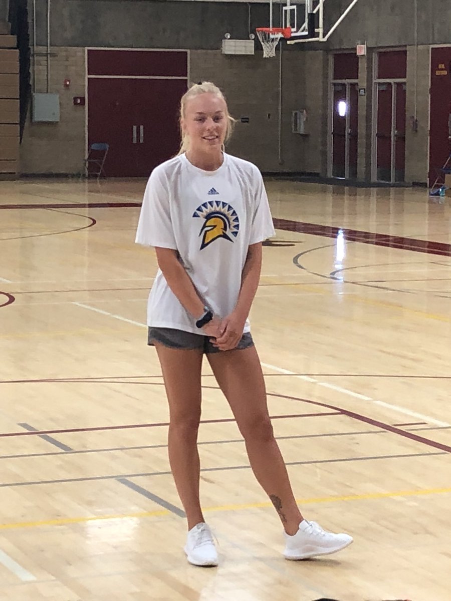 CWGirlsBball's tweet photo. Thank you to @meg44anderson for coming by our Camp of Champions to give back to the program and inspire future Eagles to be great!
#eaglestothenextlevel
#givingback
#3pointsniper https://t.co/PO5T7aNAZU