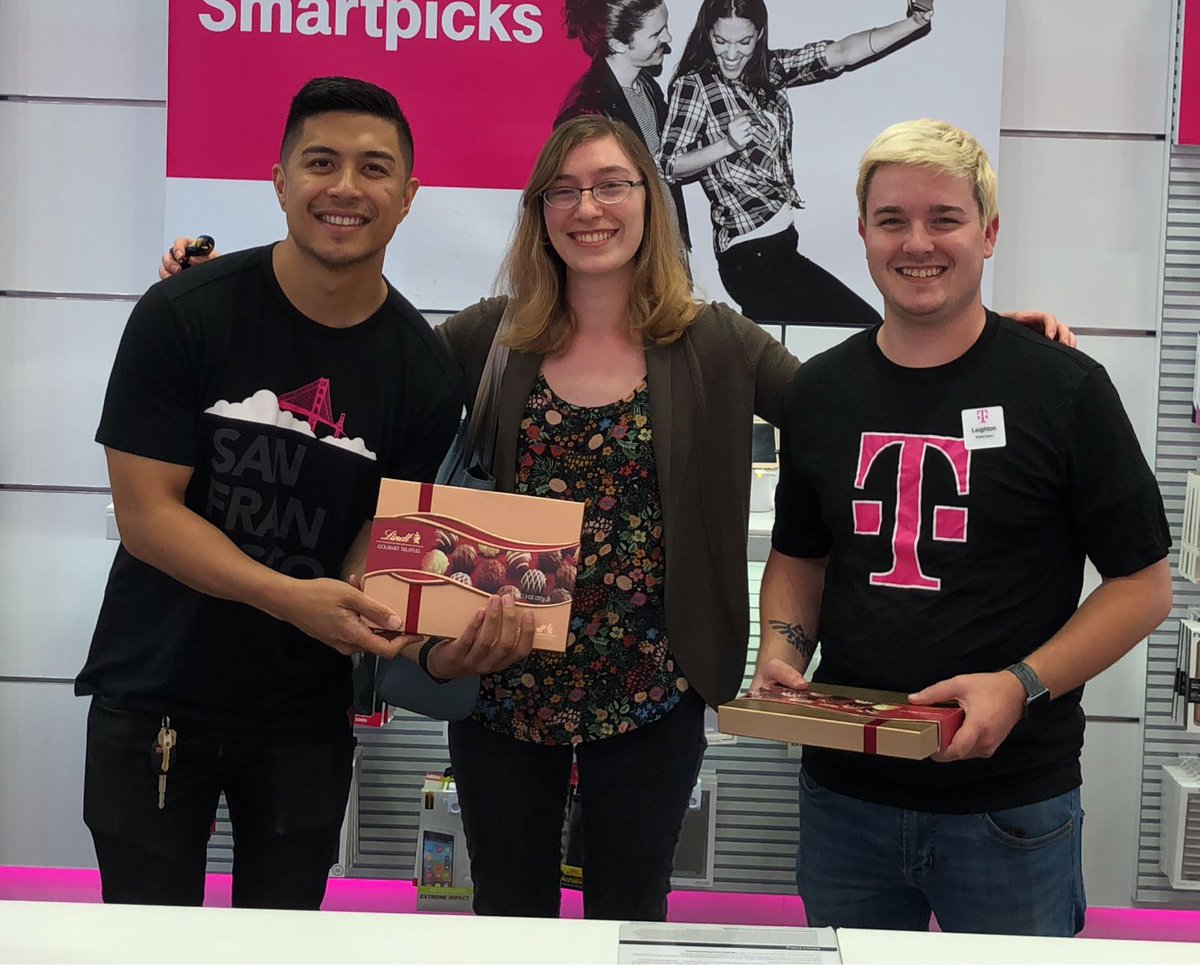 M1_CesarBenito's tweet photo. Naomi lost her phone last night and Leighton spent 30 minutes after close to help her find her phone. Thanks for showing your appreciation! https://t.co/biknV6n3Is