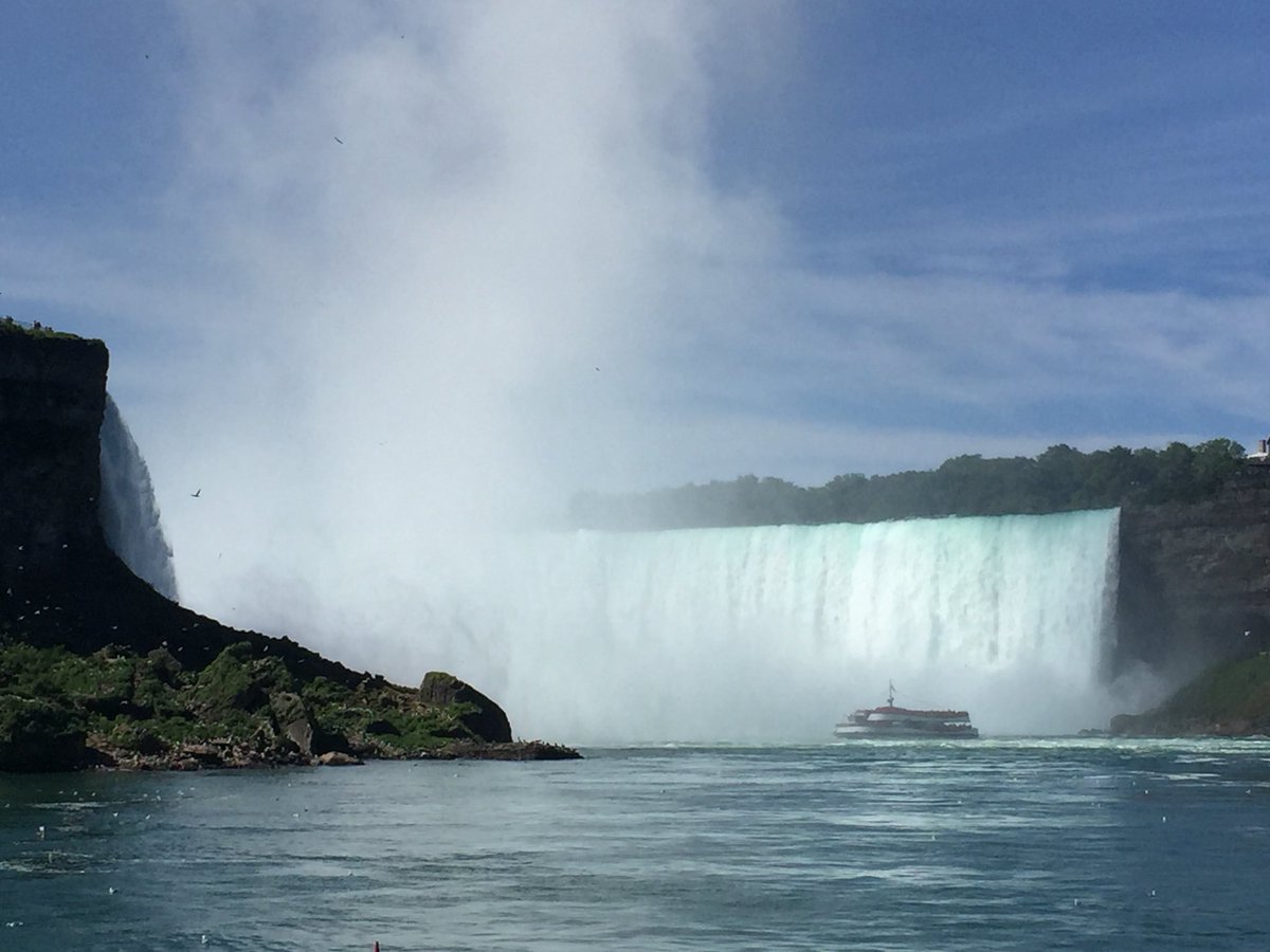 Shutterbugkara's tweet photo. Maid of the Mist #Americanside #NiagaraFalls https://t.co/elOPJ10aV4