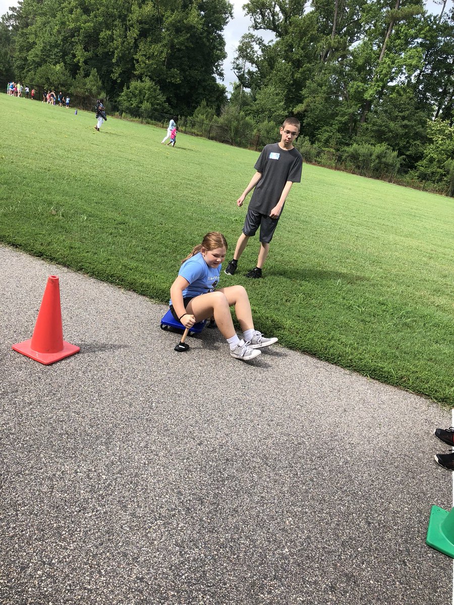 sasha_events's tweet photo. Loads of fun today @lakemyra Field Day! Thank you to the teachers and volunteers that made this happen for the kids! #awesome #wcpss #thankateacher https://t.co/kTuCq2iHlt
