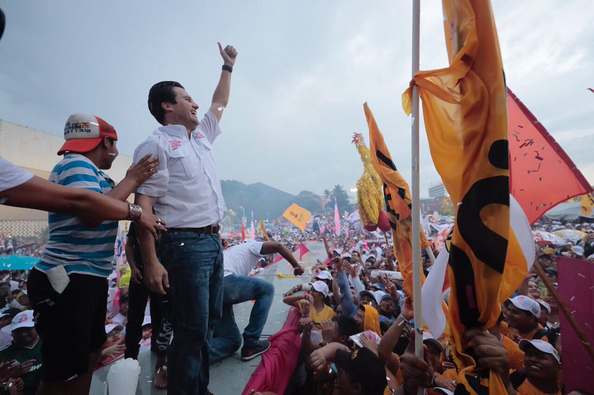 gerardogaudiano's tweet photo. Vamos a darle paso con nuestro voto el 1° de Julio a una nueva visión de gobierno que enterrará a la corrupción e impunidad. 

¡Gobernaremos con honestidad al servicio de la gente! 

Vota #GaudianoGobernador 🗳 https://t.co/prROuAkYch