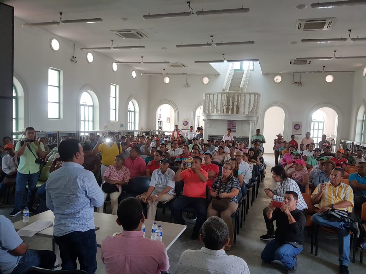 Mejoramiento via Ciénaga de Oro , Chima y Tuchin gracias a la gestión de <a href="/mejia_ajmc0820/">Alejandro Mejia</a>  Y al doctor <a href="/EdwinBesaile/">Edwin Besaile</a>  socialización