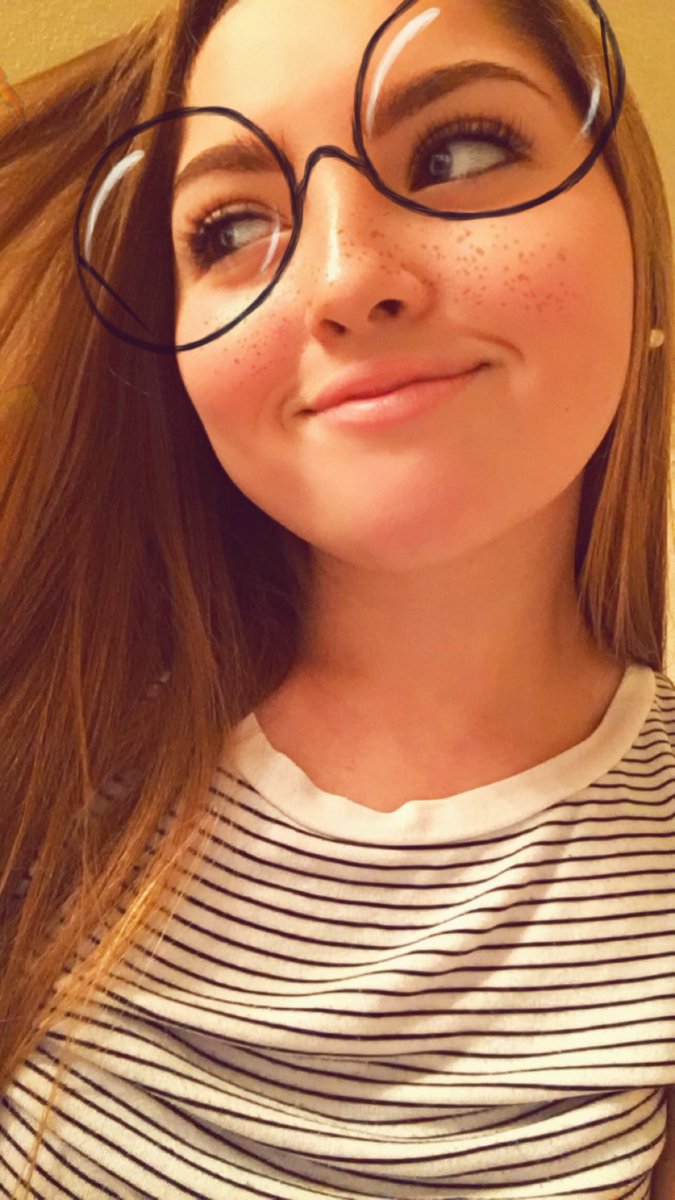 Bethney18's tweet image. Why does Snapchat always take the best pictures?!?... low key the filters 😂