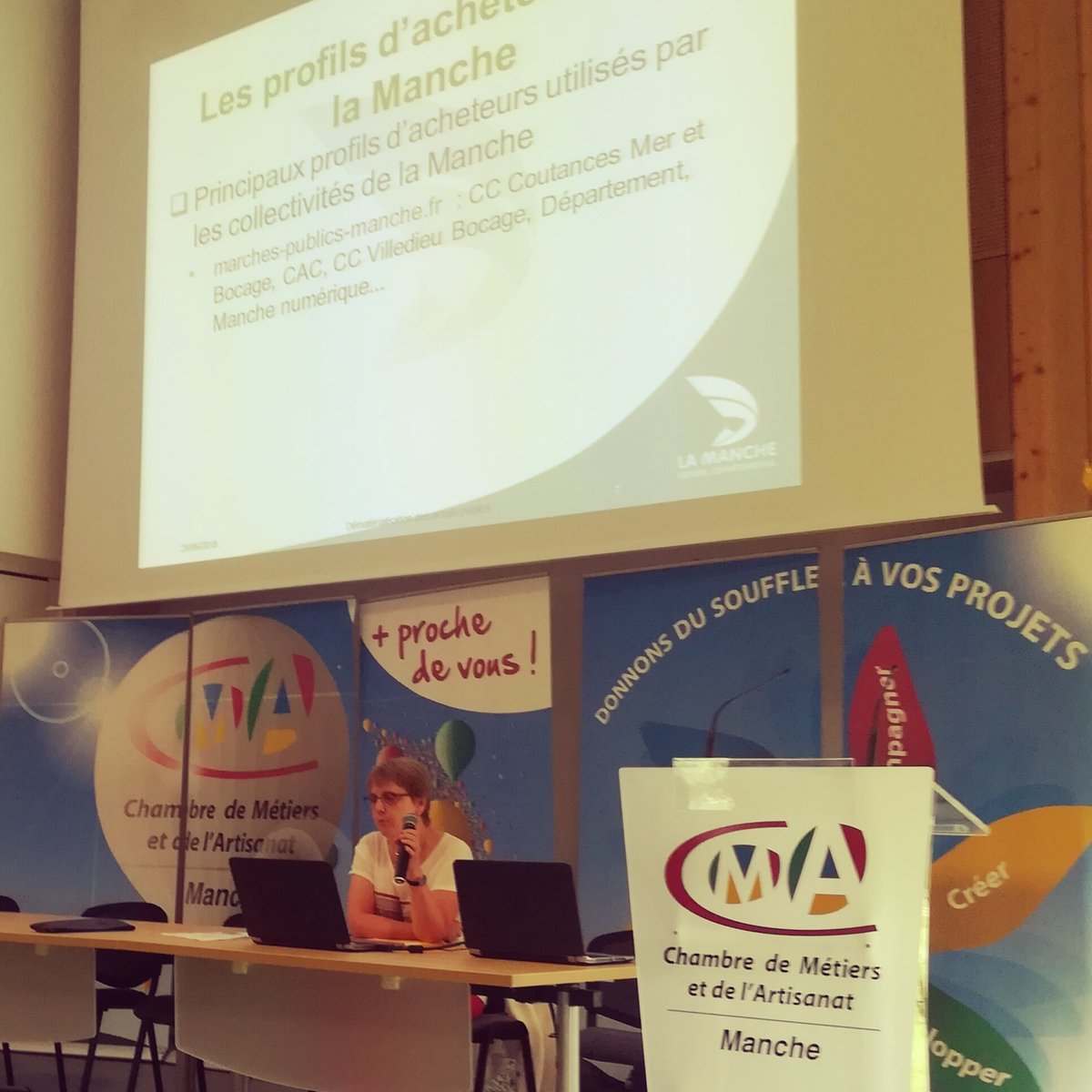 On parle dématérialisation des marchés publics avec le Conseil Départemental de la Manche, la CMA et la @CCIOuestNormand #backto2009 #marchespublics #dematerialisation