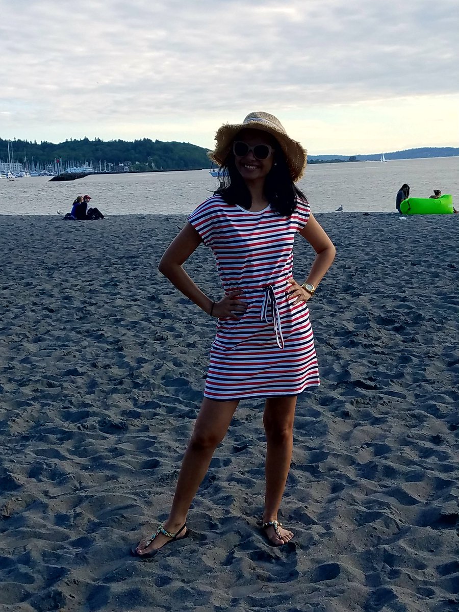 DjParoma's tweet photo. โDark clouds bring water, while the bright being none!โ #seattlediaries #USA https://t.co/O4nUnNhy99