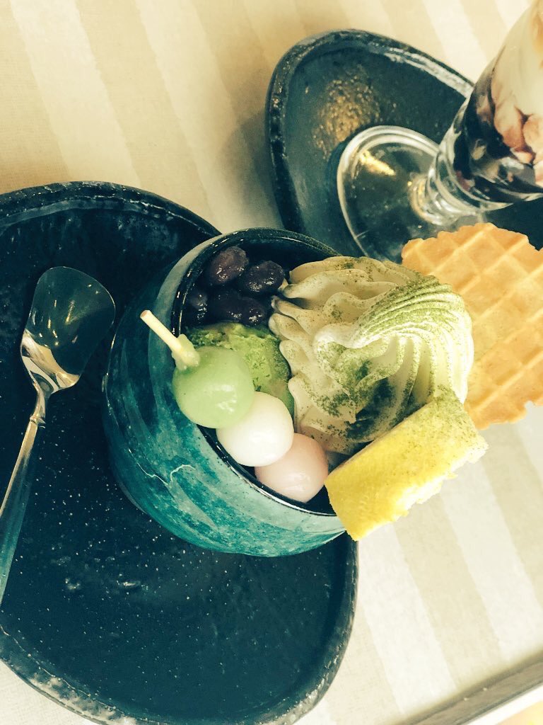 snooopy_sleep's tweet photo. 今日はまゆちゃんとデート😊💓
ㅤ
"つきつきうさぎ"のパフェ❤️
ㅤ
ボリュームたっぷりすぎ笑笑
めっちゃでかかった😌✨

あとCHANELのリング💍💕
GETした😆✨
ㅤ
一目惚れからの即決購入❤
ヘビロテさせてもらいます(❁´ω`❁) https://t.co/u5IcTwjZ8B