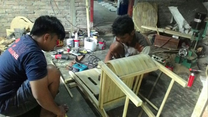 kerajinan_id's tweet photo. Kerajinan Bambu Di Pringsewu https://t.co/dKRBbVkACn https://t.co/LEGmrb8Mlh
