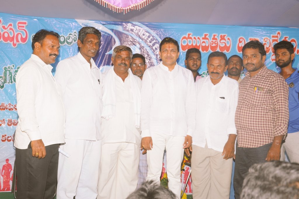 vens0009's tweet photo. సైదన్న సేన హుజుర్నగర్ పలు సేవ కార్యక్రమాల్లో  ..... https://t.co/UmzBXhcpak