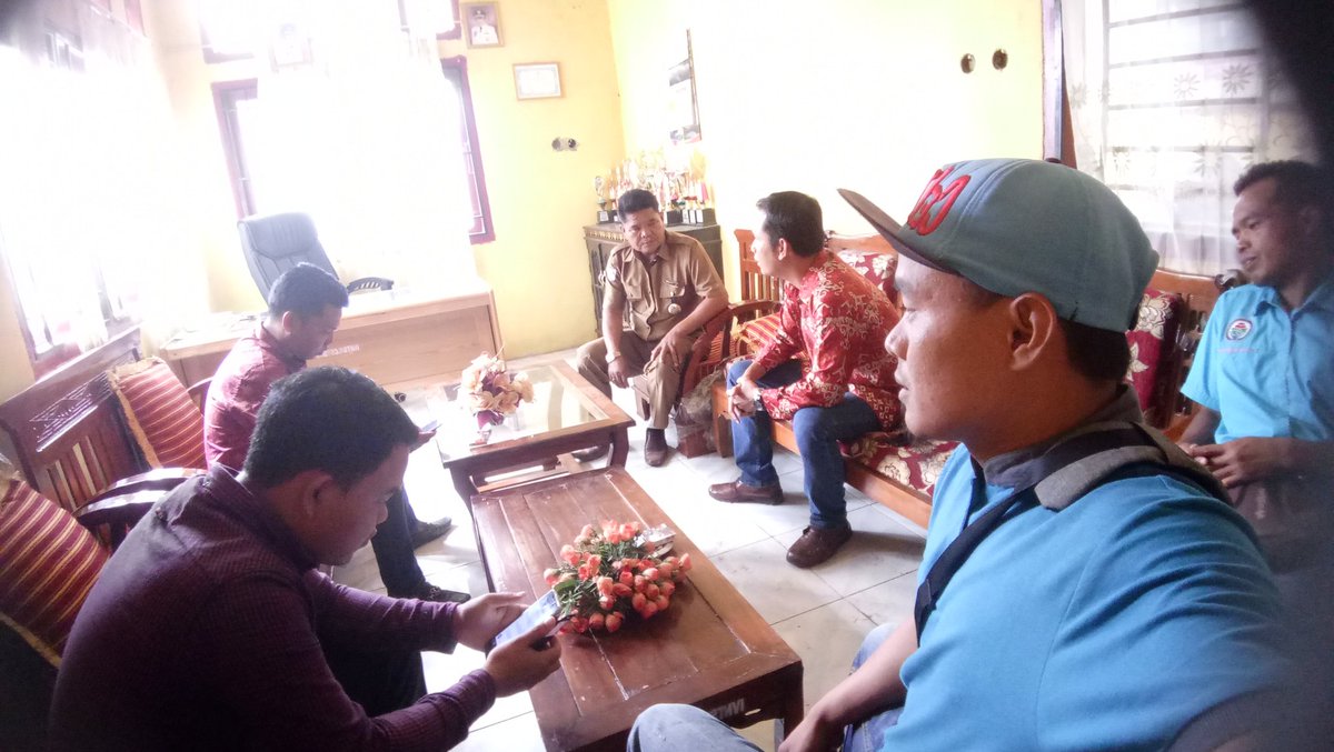 isbondy1987's tweet photo. Kunjungan KPW prov. Pak @jazz80jbi dan TA Kab. Pak @TaufikSR82 ke kec. Jangkat Timur. https://t.co/NnwuF6ArTG