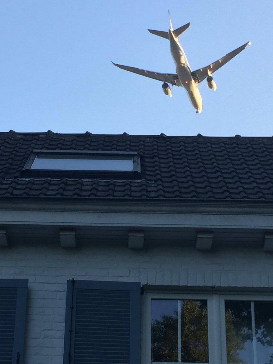 PeggyCortois's tweet image. 06h25, crevée après une nuit non stop de 01 😫😫😫! ⁦@CharlesMichel⁩ ⁦@francois_bellot⁩ ⁦@dreynders⁩ ⁦@ubcna01⁩ ⁦@Piste01casuffit⁩ #survol #avions #zaventem #sante