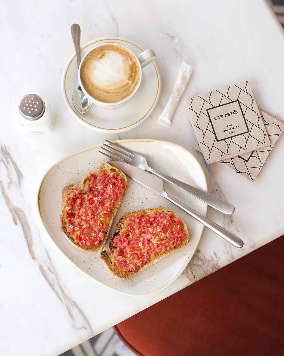 ¡Empieza el día en Crustó y vente a probar nuestros nuevos desayunos! ☕🍅 Clásicos, ligeros, saludables y llenos de sabor… no sabrás cuál elegir. Como nuestras crujientes tostadas de pan Crustó. ¿Se te ocurre una manera mejor de empezar el día? #crustó