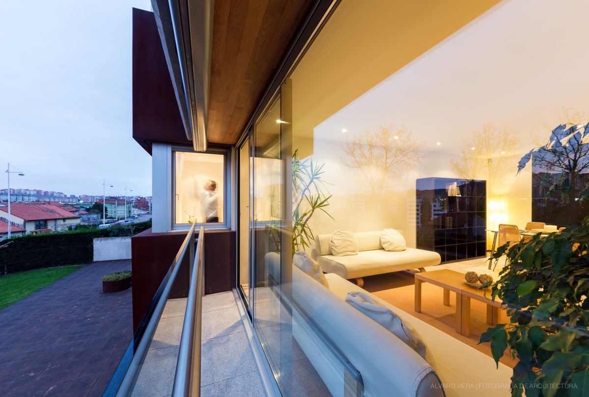 AlvaroVieraRod's tweet photo. Presentamos el complejo residencial Edificio V.B Landtrade, en la Calle la Torre 17 de Santander, promovido por Landtrade S.L. y proyectado por los arquitectos Bueso-Inchausti &amp; Rein.
https://t.co/sGK67gBJV1
#alvarovierafotografo#landtrade#Bueso-Inchausti#Rein#Santander#housing https://t.co/PrZvOENMHi