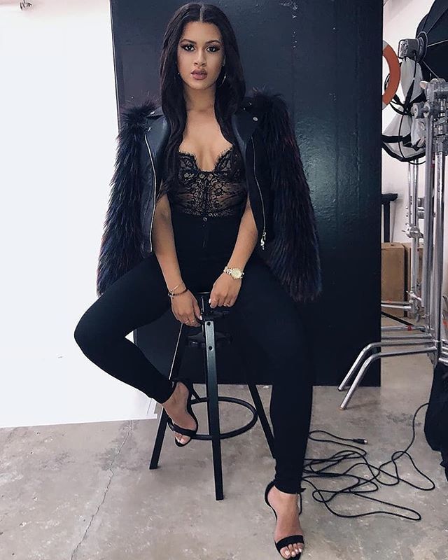 BombPosh's tweet photo. @denise.rodri sittin oh so pretty in the 'The Weekend Jeans' | #BombSquad 💣@denise.rodri sittin oh so pretty in the 'The Weekend Jeans' | #BombSquad 💣 https://t.co/EEFs1DIWRx