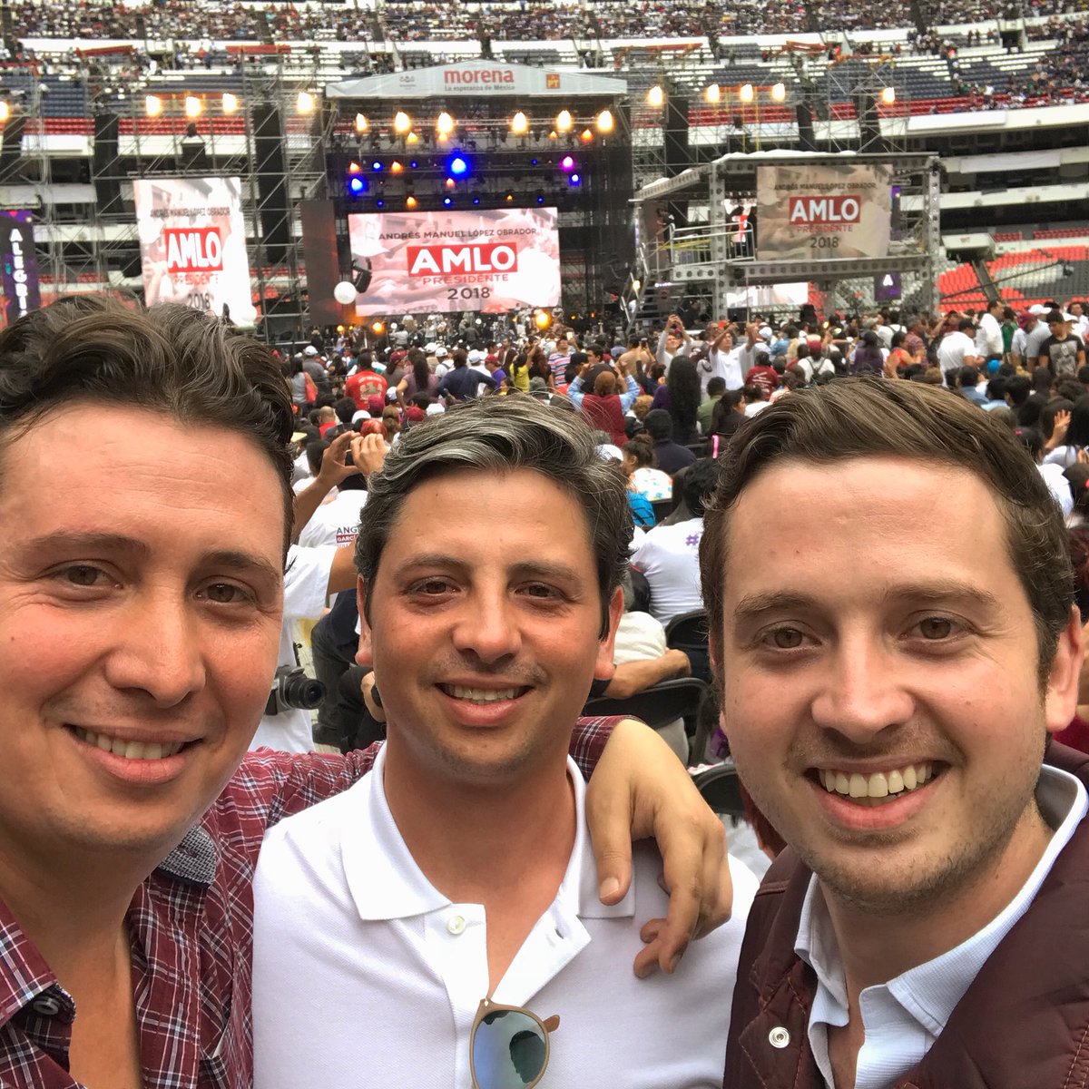 Gustavo_Romo's tweet image. #AMLOFEST #EstadioAzteca la tercera el la vencida !!!