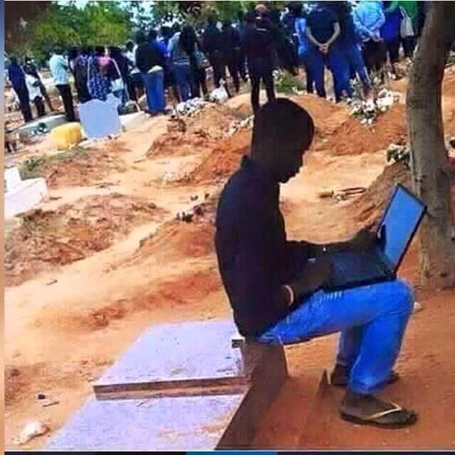 TiyaniTee's tweet image. We need a TV show named #BeingGeek - izobaLIT 🔥🔥🔥 @4otune @Neli_Ngqulana