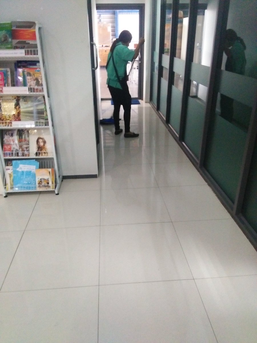 แม่บ้านที่ออฟฟิตน่าเย็ดมาก