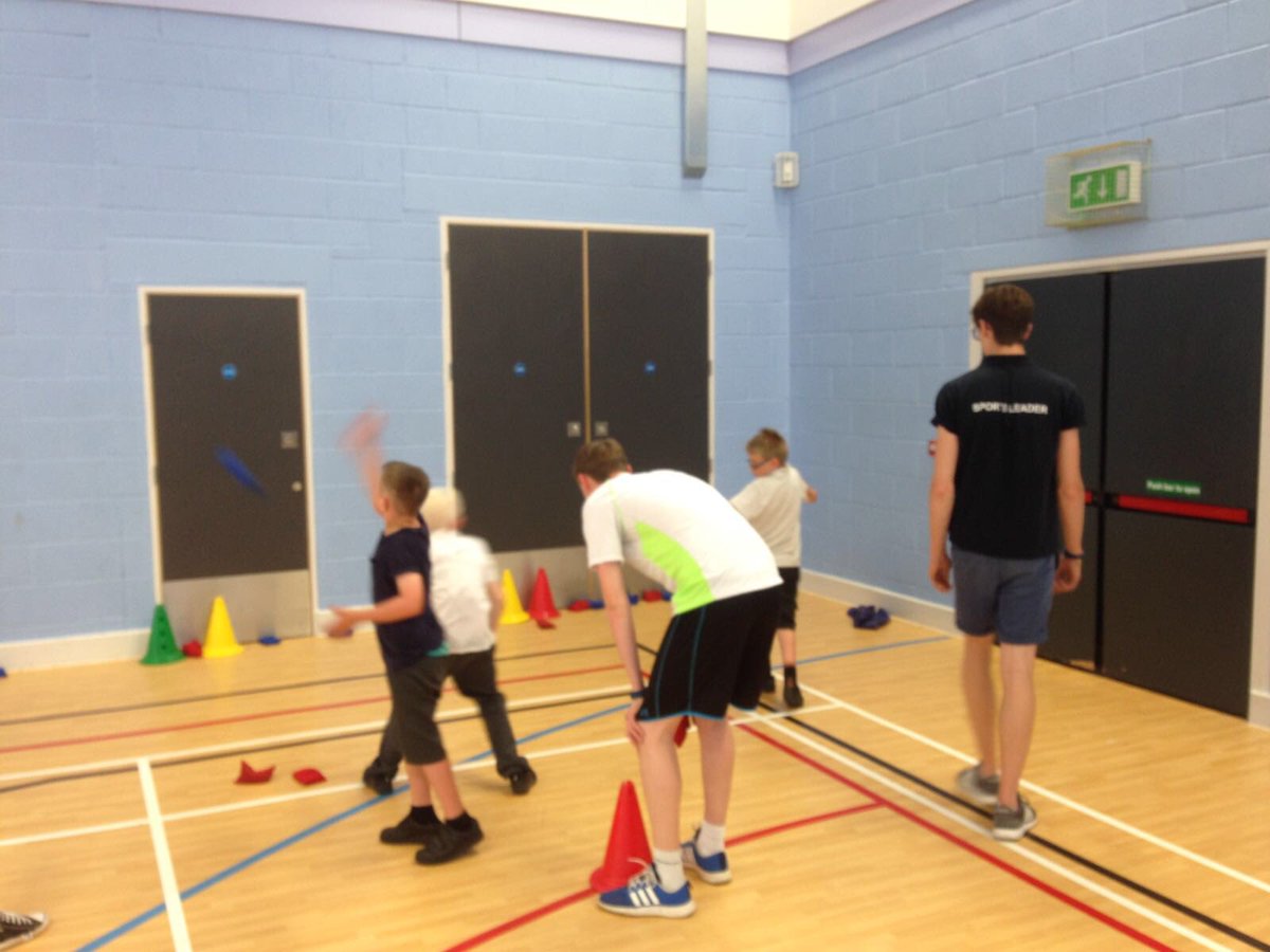 TheKingsOSMPE's tweet image. Well done to @KingsSchoolOSM CSLA students who delivered a PE lesson to MillWater School #achievementforall #buildingastrongcommunity