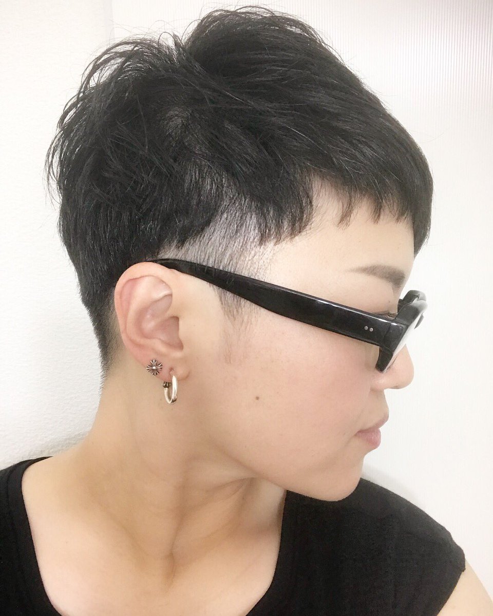 Twitter 上的 野原 美樹 大好きなネイルを仕事に 切った さっぱり 刈り上げた 刈り上げ女子 天パ女子www T Co Pkjhlspq2g Twitter