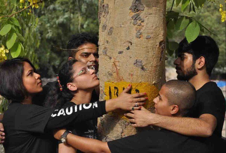 ecowareindia's tweet photo. We wholeheartedly support the #newdelhinaturesociety and others protecting the capital's trees from mindless cutting #ecowareindia #delhitrees #SaveTrees #SaveDelhiSaveTrees #ChipkoMovement #DelhiChipkoAndolan #delhi #delhigram #savepollution #picture @AmarUjalaNews https://t.co/qCIlqHurSx