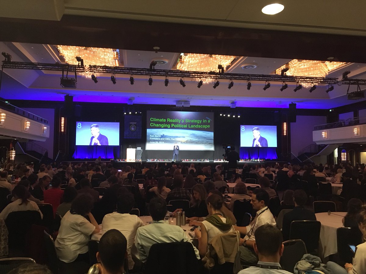 ToninelliPeppe's tweet image. Last day of training to be a Climate Leader. 
@algore @PaolaFiore 
#LeadOnClimate #ClimateAction #ClimateRealityProject